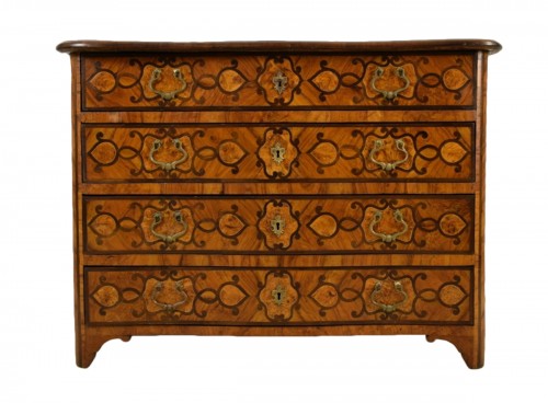 Italian olive wood paved and inlaid cest of drawers, 18th century