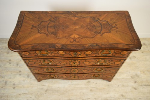 Commode italienne en bois d’olivier et marquetée, XVIIIe siècle - Brozzetti Antichità