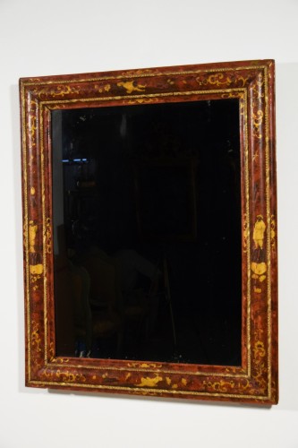 18th century - 18th Century, Venetian Wood Mirror lacquered with Chinoiserie