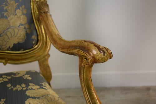 Louis XV - 18th Century Pair Of venetian Giltwood Armchairs 