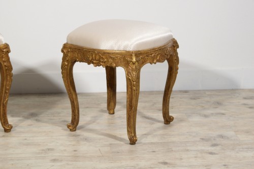 Sièges Chaise - Paire de tabourets en bois sculpté et doré à la Mecca, Italie XVIIIe siècle