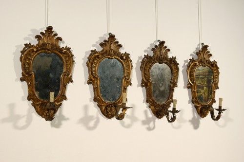 19th Century, Four Italian Carved Giltwood Sconces - Lighting Style 