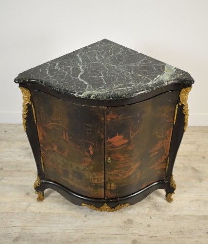 19th century - Lacquered wooden corner, Louis XIV style, France,19th century