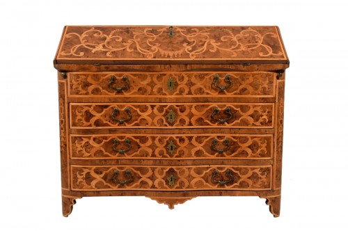 Commode avec rabat en bois pavé et marqueté, Italie, début XVIIIe siècle