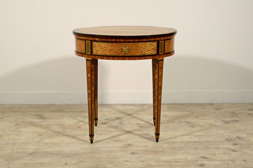 18th century, Italian Oval inlaid coffee table by Giuseppe Viglione - Furniture Style Louis XVI
