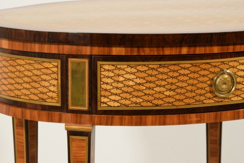 18th century, Italian Oval inlaid coffee table by Giuseppe Viglione - Louis XVI