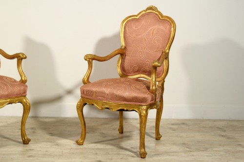 Paire de fauteuils en bois doré, Italie début XIXe siècle - 