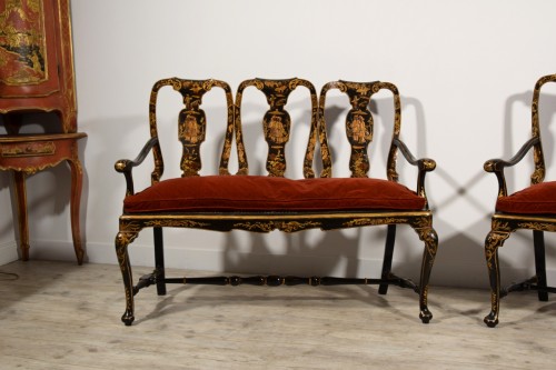 Antiquités - Pair Of Sofas Carved Walnut And Lacquered Chinoiserie, Venice,18th century