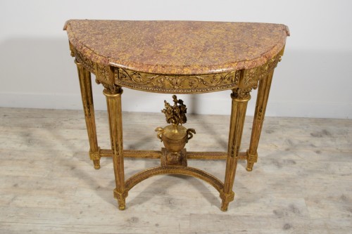 18th Century, French Louis XVI Carved Giltwood Console   - Louis XVI