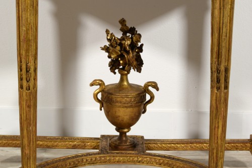 Antiquités - Console en bois sculpté et doré, France époque Louis XVI