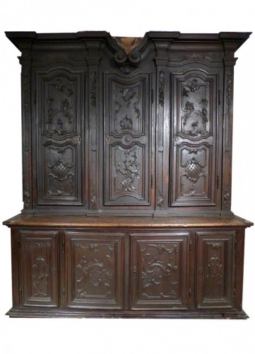 17th Century, Italian Carved Wood Sacristy Cabinet - 