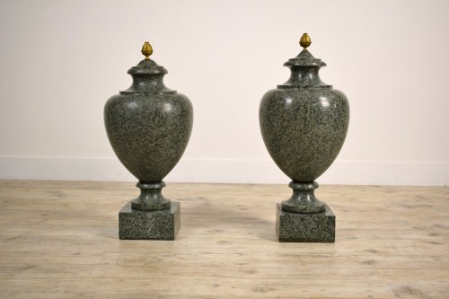 Pair Of Green Granite Vases, 19th Century - Decorative Objects Style 