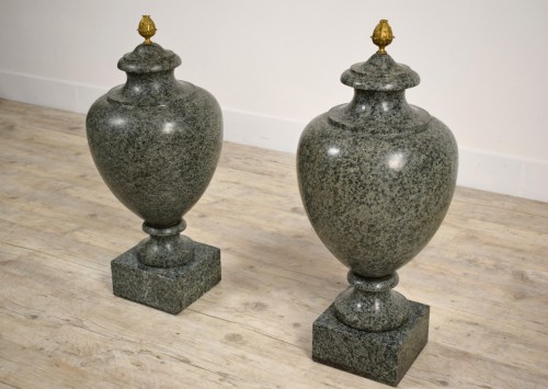 Pair Of Green Granite Vases, 19th Century - 