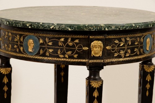 Louis XVI - Table de salon en bois sculpté et laqué, néoclassique italien du XVIIIe siècle