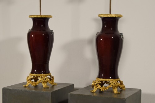 Antiquités - Pair Of Lamps Composed Of Ceramic Vase And Gilt Bronze Frame, France