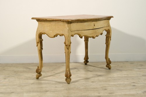 18th Century, Italian Lacquered and Giltwood Console  - 