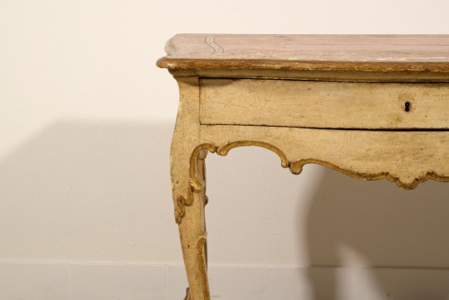 Antiquités - Console en bois laqué et doré, Italie début du XVIIIe siècle