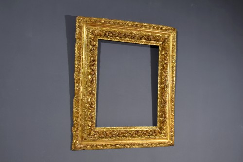 17th century - 17th Century, Italian Baroque Carved Giltwood Frame 