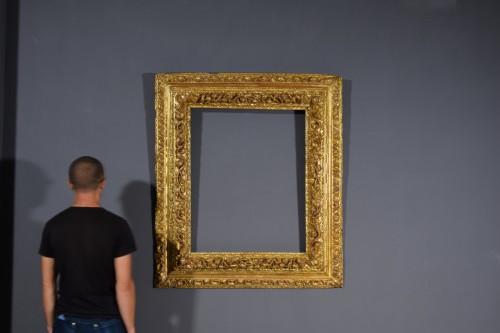 Cadre en bois sculpté et doré, Italie, XVIIe siècle - 