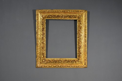  - Cadre en bois sculpté et doré, Italie, XVIIe siècle