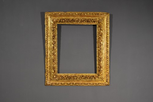 Antiquités - Cadre en bois sculpté et doré, Italie, XVIIe siècle