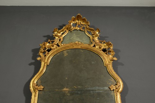 18th century - 18th century, Italian Baroque Carved and Giltwood Mirror 