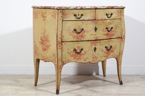 18th century, Italian Polychrome Lacquered Wood Chest of Drawers  - Louis XV