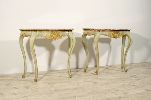 19th Century, Pair of Venetian Lacquered Woos Consoles - Furniture Style 