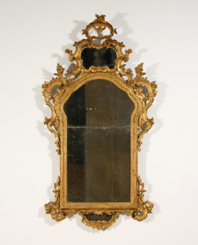 Antiquités - Miroir en bois sculpté et doré, Venise période baroque, milieu du XVIIIe siècle