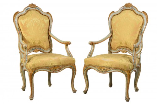 18th Century, Pair of Barocchetto Venetian Lacquered Giltwood Armchairs