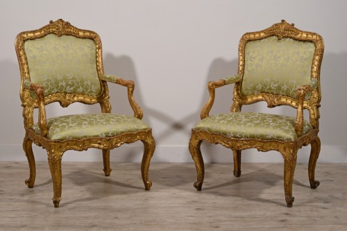 18th Century Pair Of Italian Carved Giltwood Armchairs - 