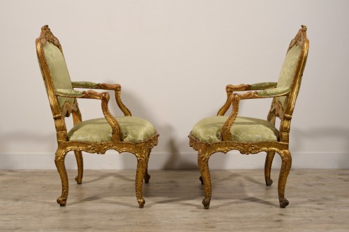 Paire de fauteuils en bois sculpté et doré, Turin XVIIIe siècle - Louis XV