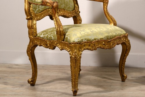 Louis XV - 18th Century Pair Of Italian Carved Giltwood Armchairs