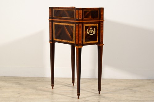 18th century - 18th Century Italian Neoclassical Wood Nightstand Centre Table