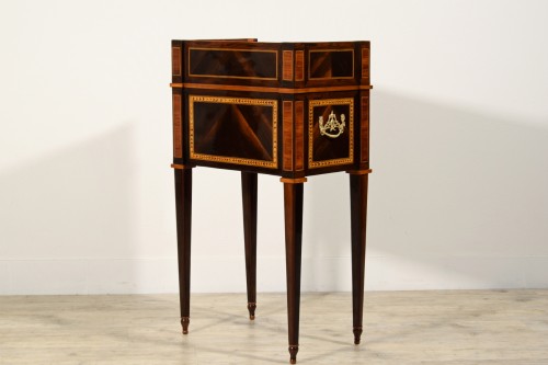 Antiquités - 18th Century Italian Neoclassical Wood Nightstand Centre Table