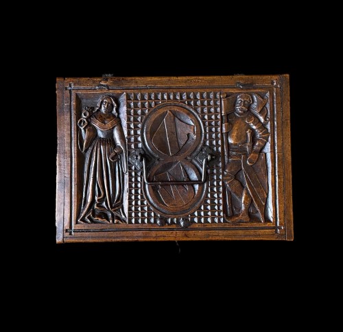 A walnut marriage casket. Early 16th century - Objects of Vertu Style 