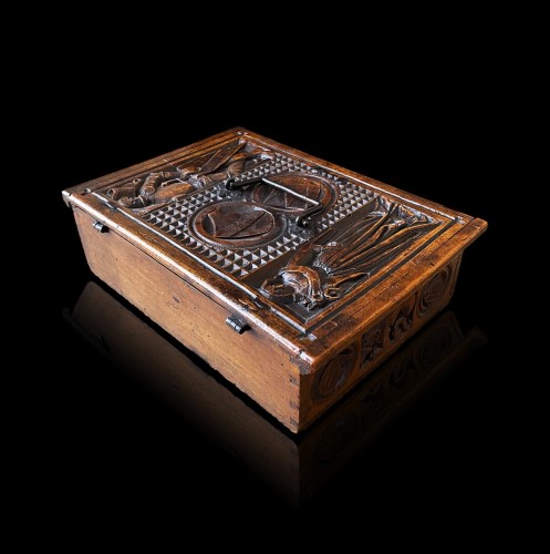 A walnut marriage casket. Early 16th century - 