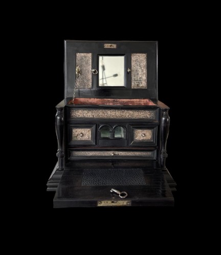 Ebony tablet cabinet with silver foil interior. Antwerp 17th century - 