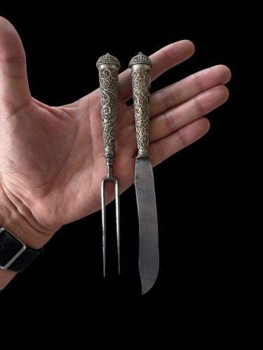 Couteau et fourchette avec manches en filigrane d'argent. Allemagne, XVIIIe siècle - Steven Bouchaert