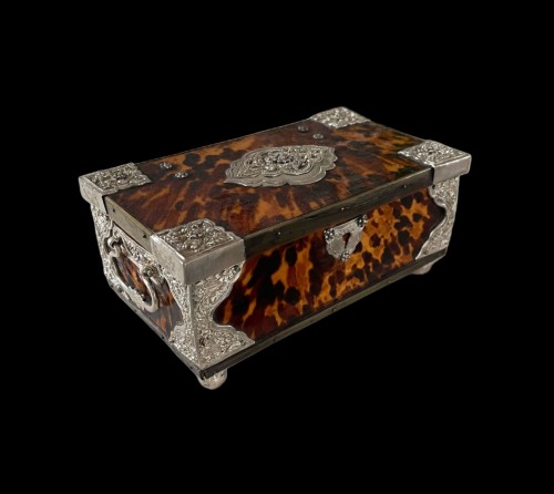 Objects of Vertu  - Sirih casket, dutch colonial. Late 17th century