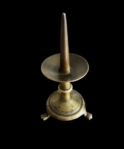 Luminaires Bougeoirs et Chandeliers - Bougeoir roman en bronze, France vers 1300
