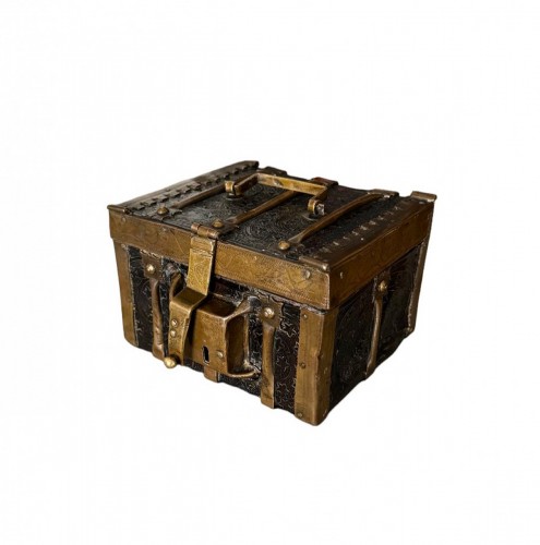 Gothic leather casket. France, late 15th century