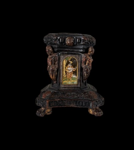 Encrier Renaissance en bois avec des peintures au revers Italie XVIe siècle - Steven Bouchaert