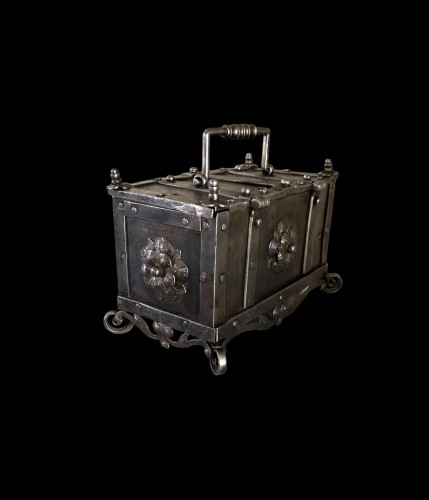 German iron casket 17th century - Curiosities Style 