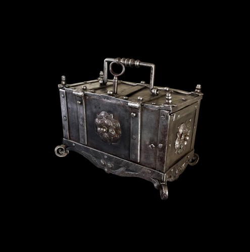 Curiosities  - German iron casket 17th century