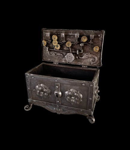German iron casket 17th century - 