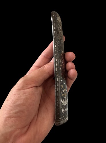 A late 17th century Gold &amp; silver damascened iron tobacco rasp - 