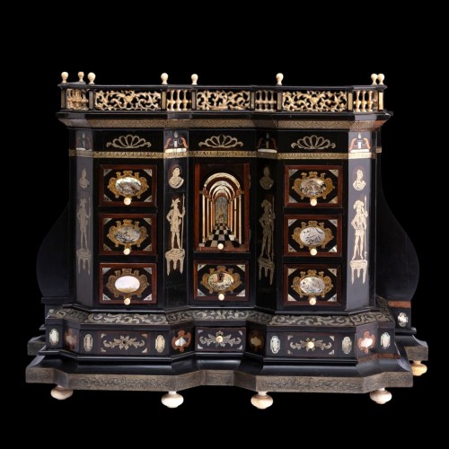 17th century German jewelry cabinet - Furniture Style 
