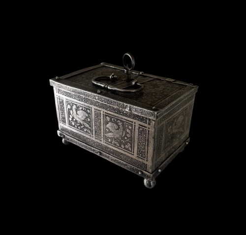 <= 16th century - Etched iron casket, Nuremberg, Ca.1600
