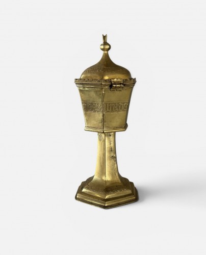 Gothic gilt copper reliquary, Spain ca. 1500 - Religious Antiques Style Middle age